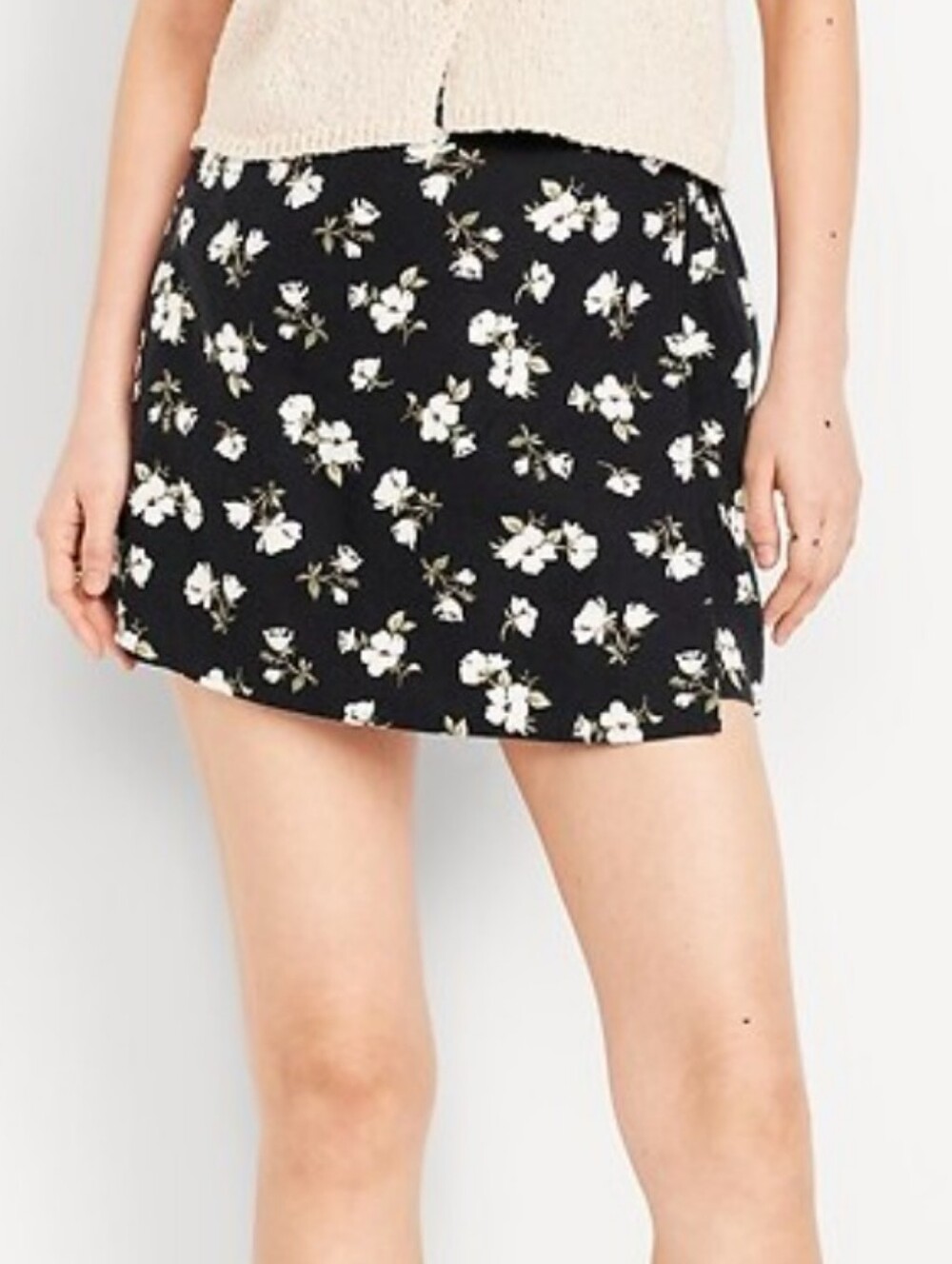 Old Navy Black Floral High-Rise Mini Skort
